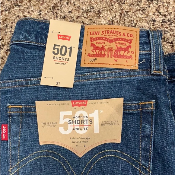 Levi’s 501 mid rise shorts size 31 - Picture 4 of 4